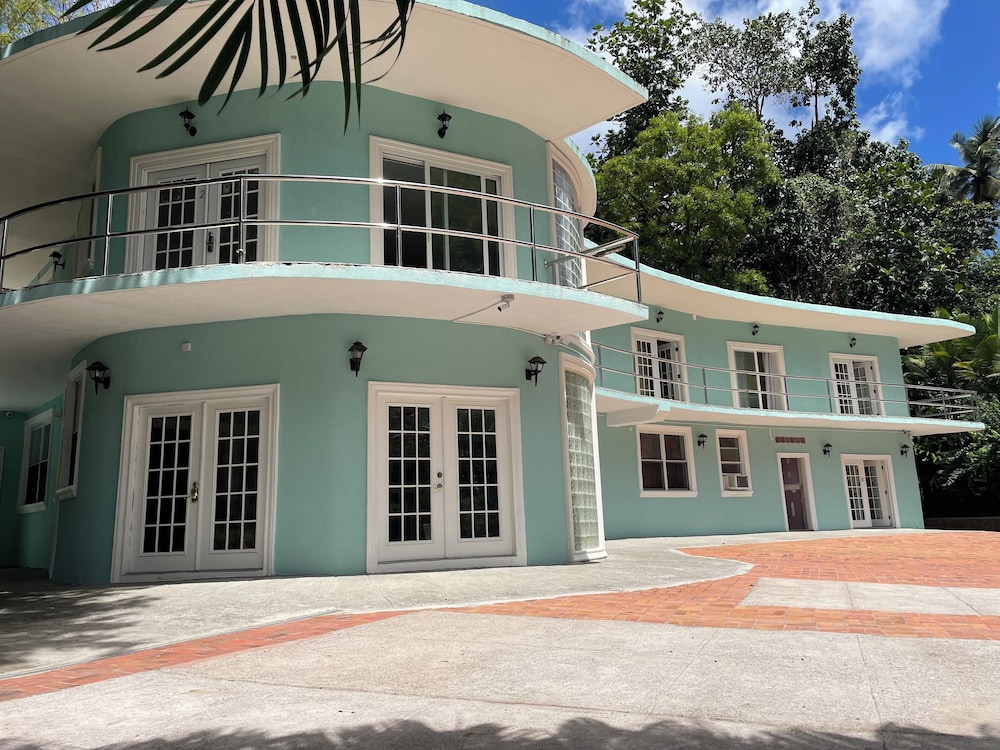 Toraille Waterfall Villas