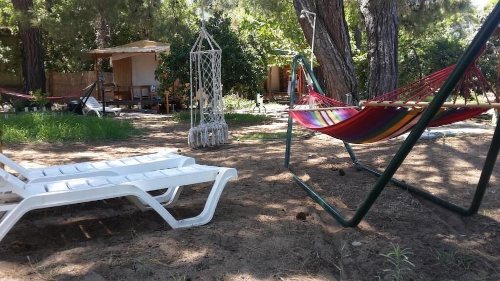 Secret Garden Bungalows Hotel