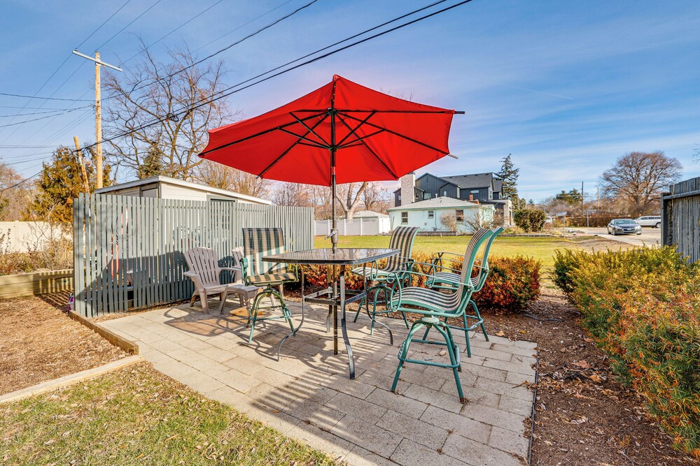 1 Mi to Camels Back Park: Boise Studio w/ Patio!