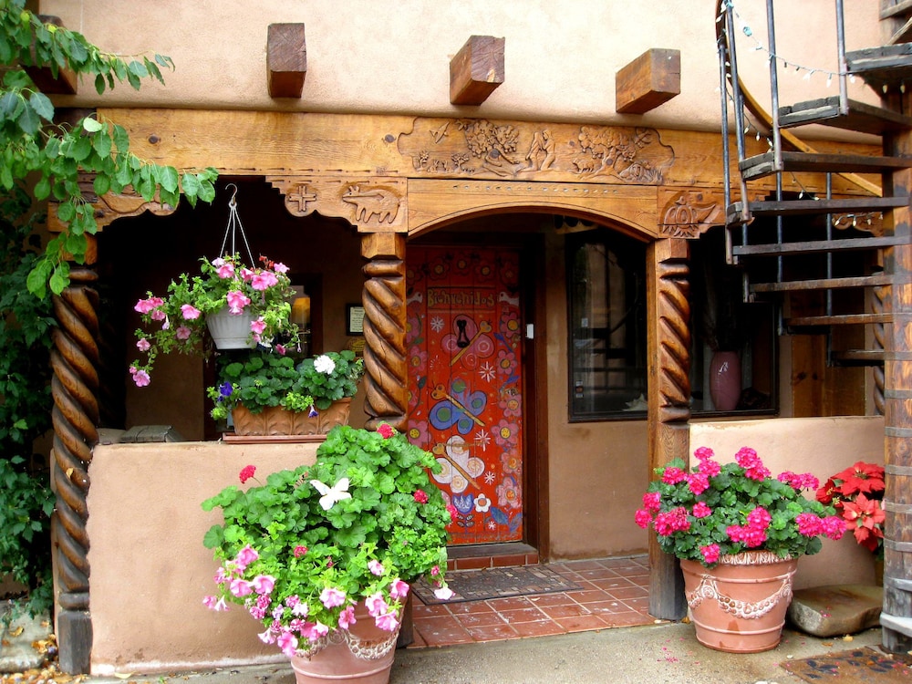 La Doña Luz Inn