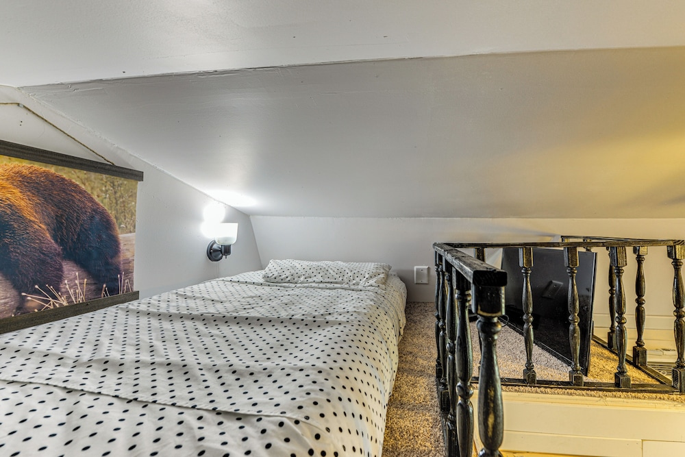 Pet-friendly Raleigh Tiny Home w/ Patio