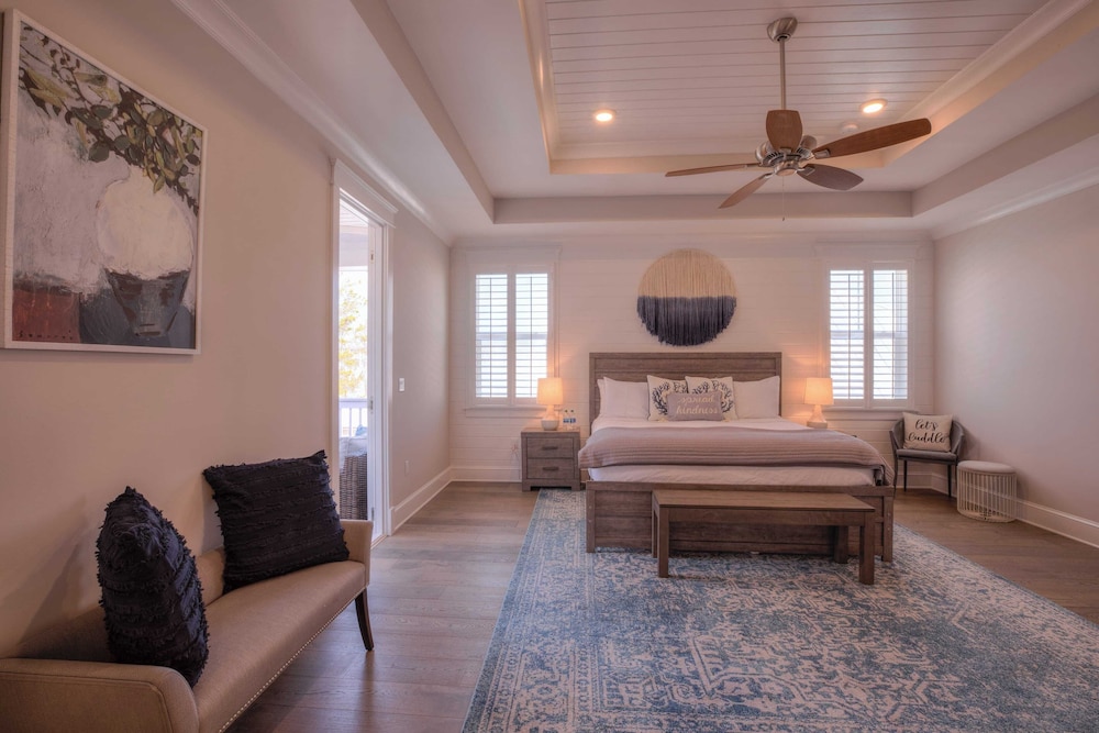 Coconut Cove by Avantstay Deck w/ Hot Tub, Access to 2 Pools