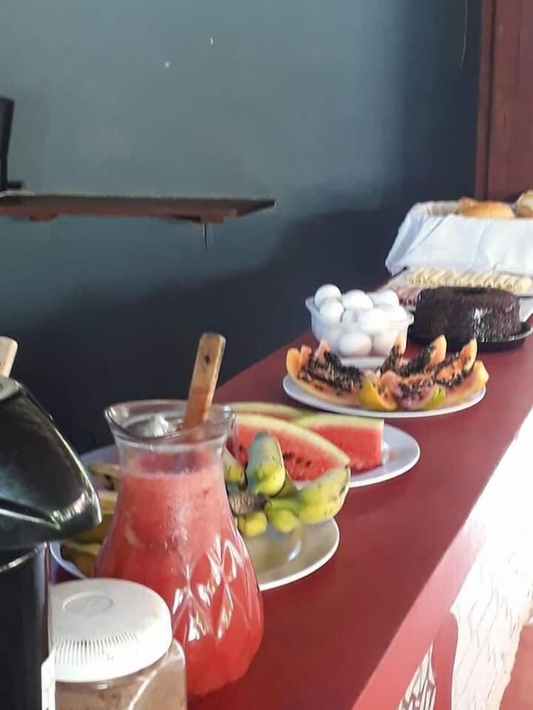 Novos Baianos Hostel e Suites