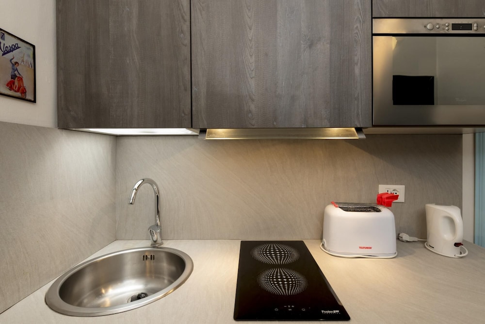 Caterina in Roma With 1 Bedrooms and 1 Bathrooms