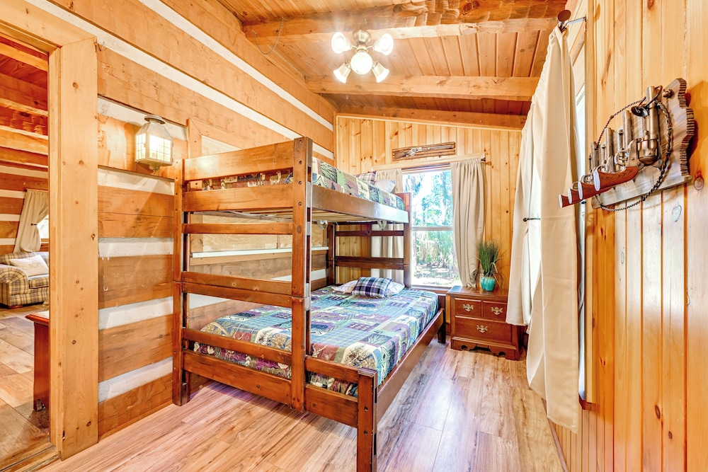 Spacious Sebring Family Cabin w/ Fun Barn + Yard!