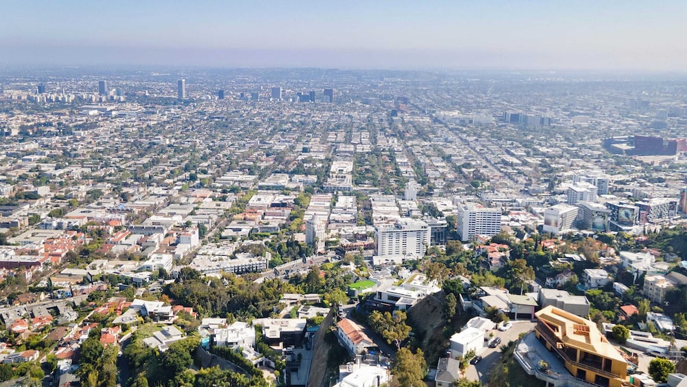 Hollywood Overlook by Avantstay Private Pool + Hot Tub Panoramic Views
