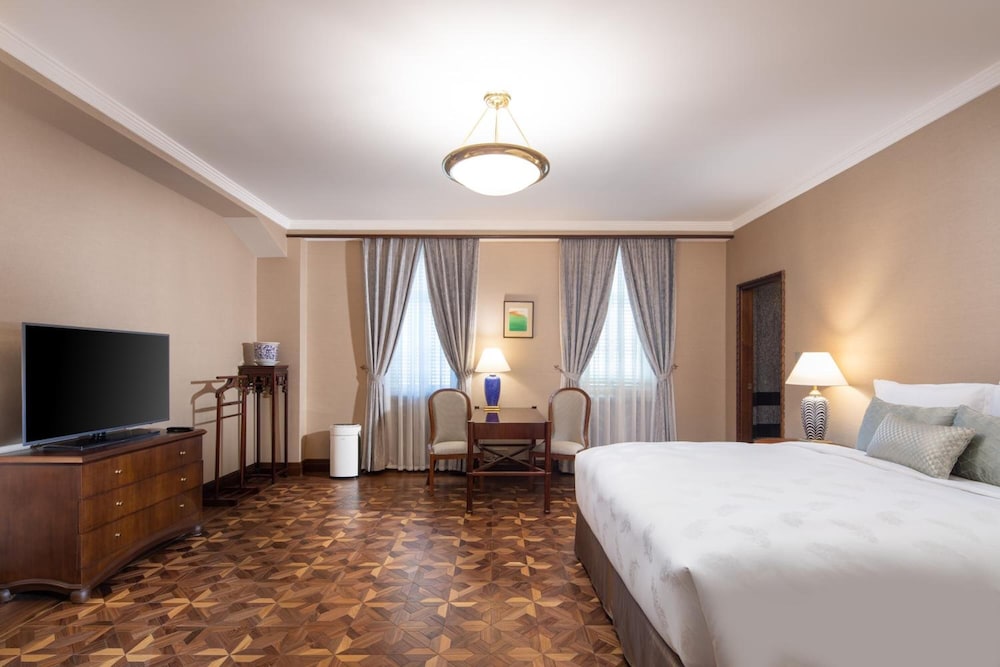 Jin Jiang Hotel 13