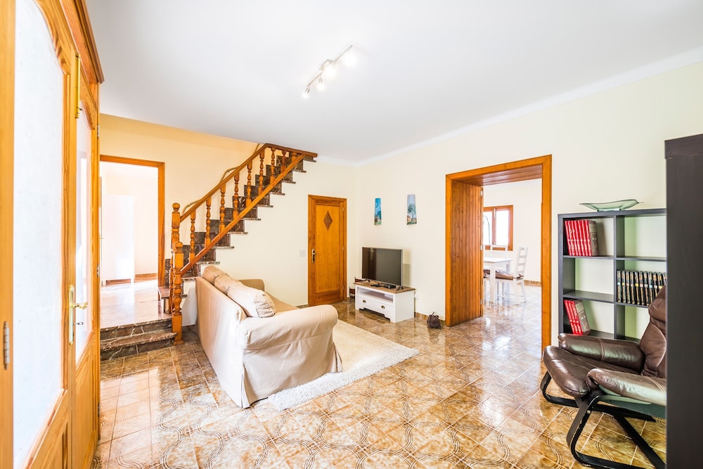 Pegaso in Campanet With 4 Bedrooms and 2 Bathrooms view 5