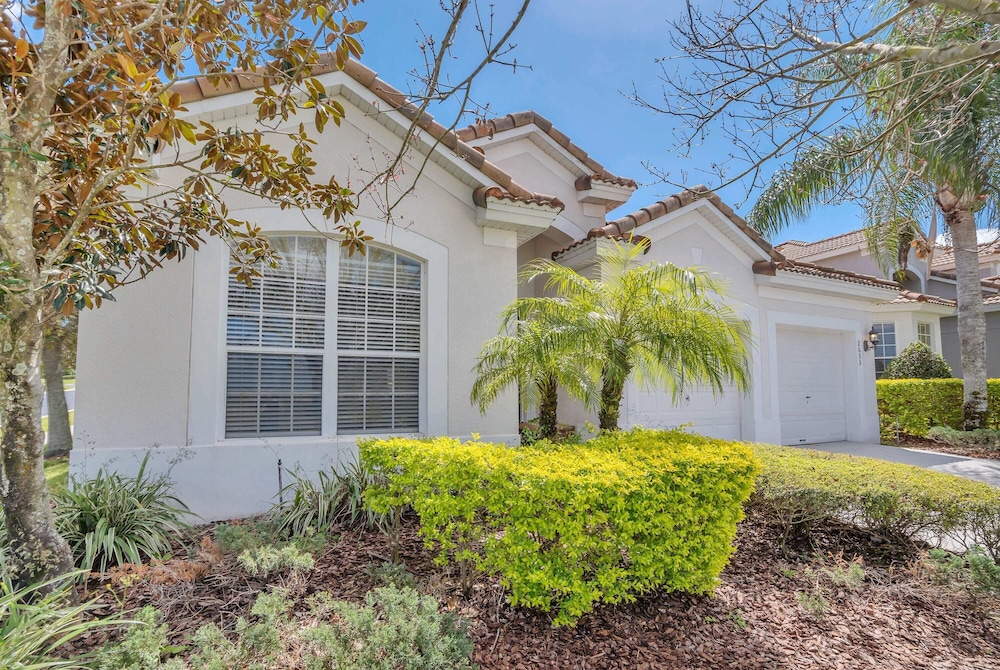 Lovely Decor and Large Pool Area! Less Than 5 Miles to Disney. #4wh633 - Image 1