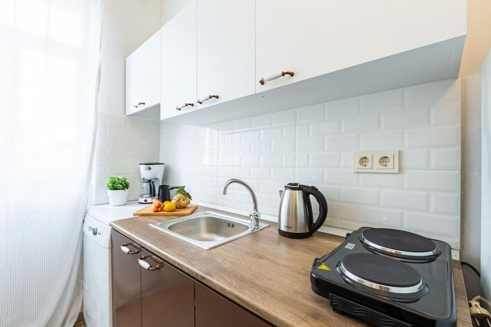 Colorful Flat With Excellent Location Near Trendy Attractions in Kadikoy