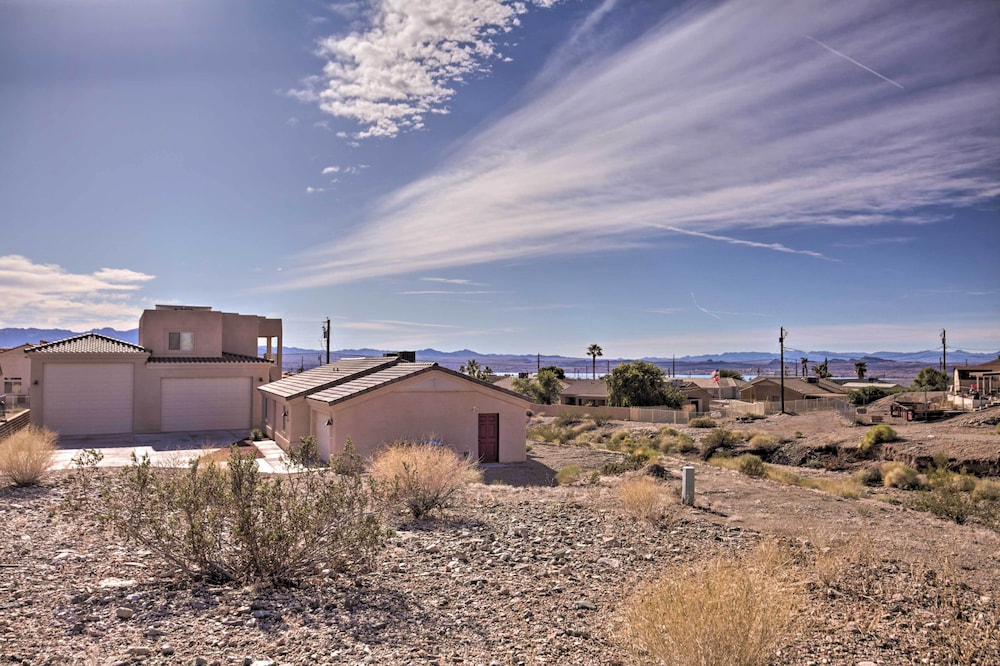3 Mi to Beach & Boat Launch: Lake Havasu Home!