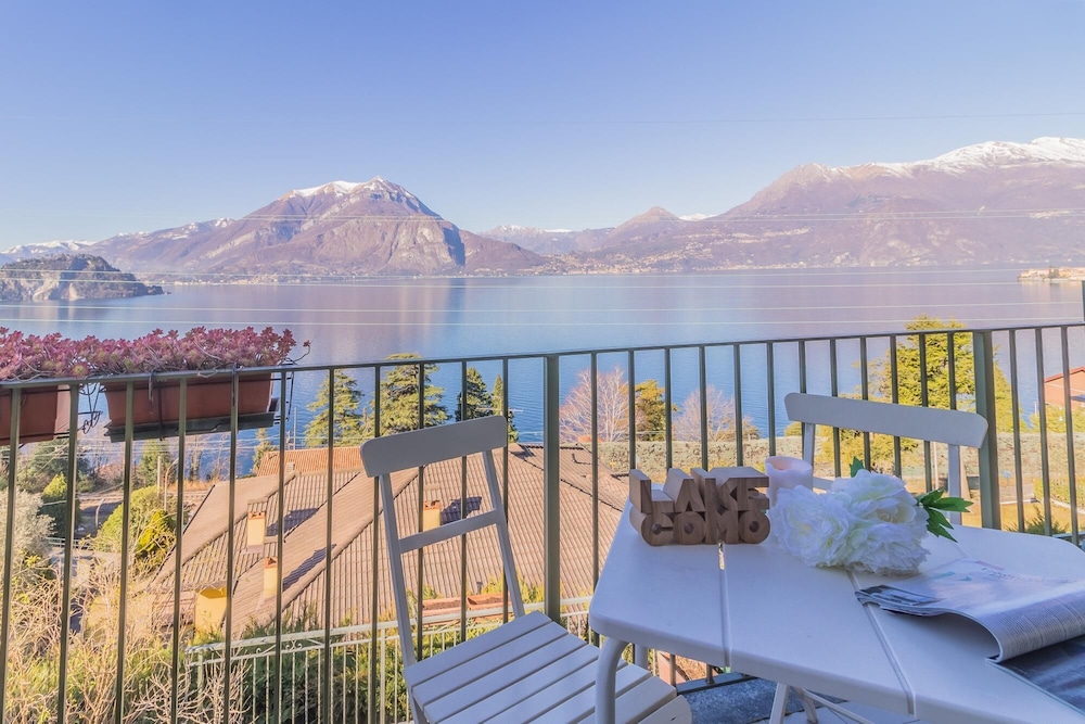 Il Tramonto sul Lago Varenna view 2