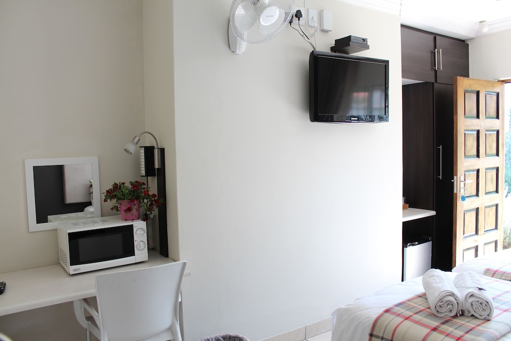 3Liebeloft Guest House
