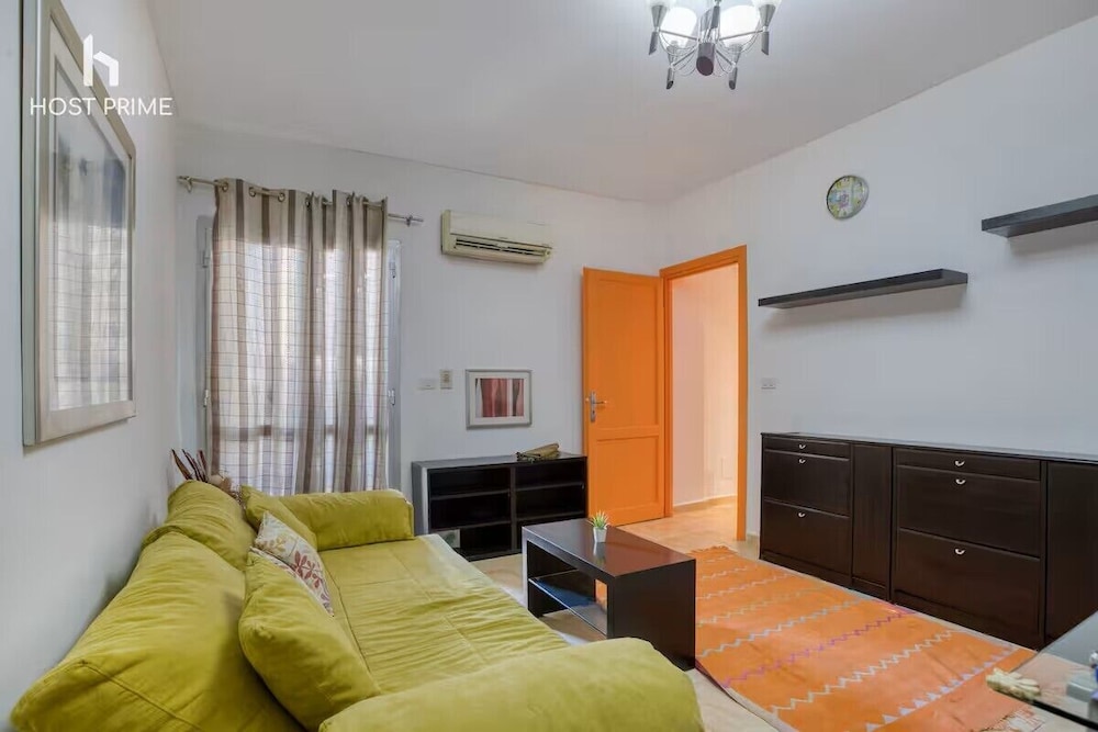 Comfy Apartment in Rehab City