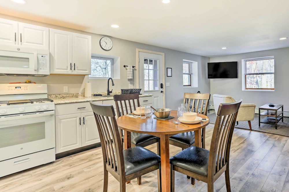 Charming Beacon Apt w/ Fire Pit: Near Hiking! - Property Image 21