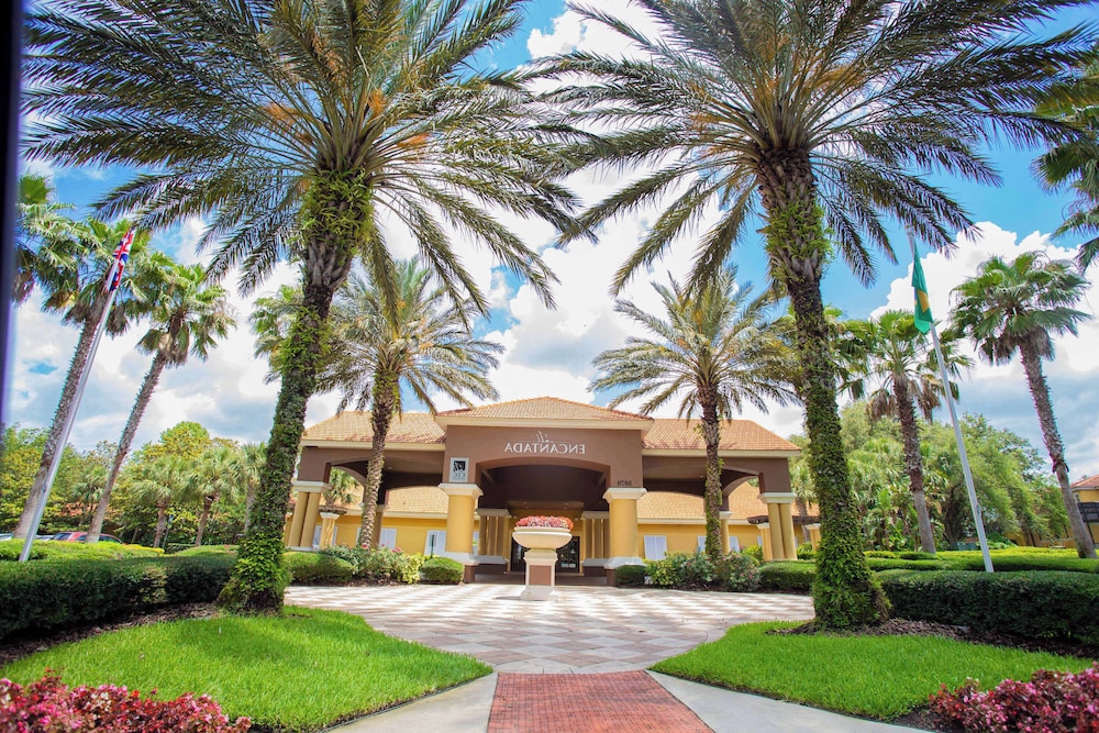 Bright 3B w Pool Close to Disney Encantada 8545