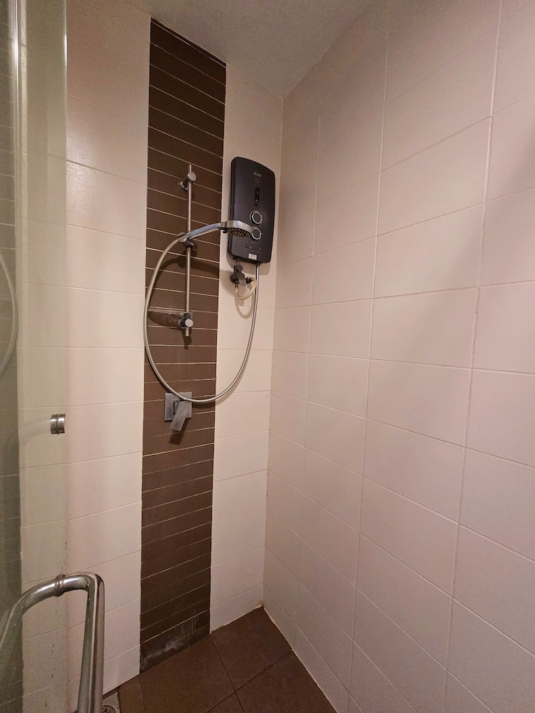 Neo Mutiara Damansara Studio 2PAX 1CP