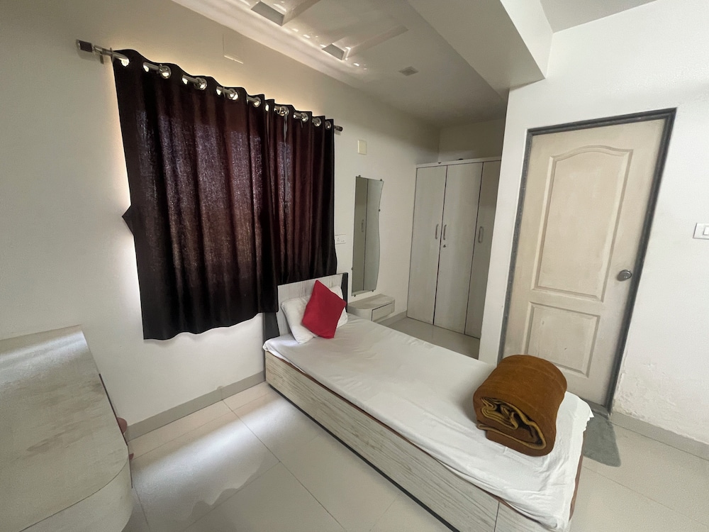 Hotel Narayan Executive Gujrat