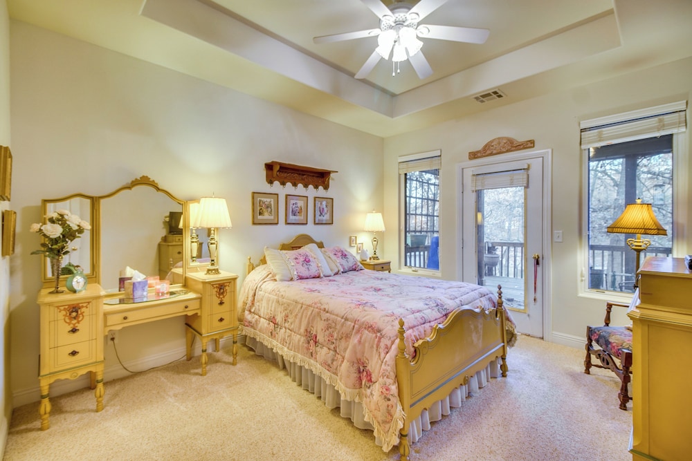 Lakefront Home w/ Furnished Deck in Grove!
