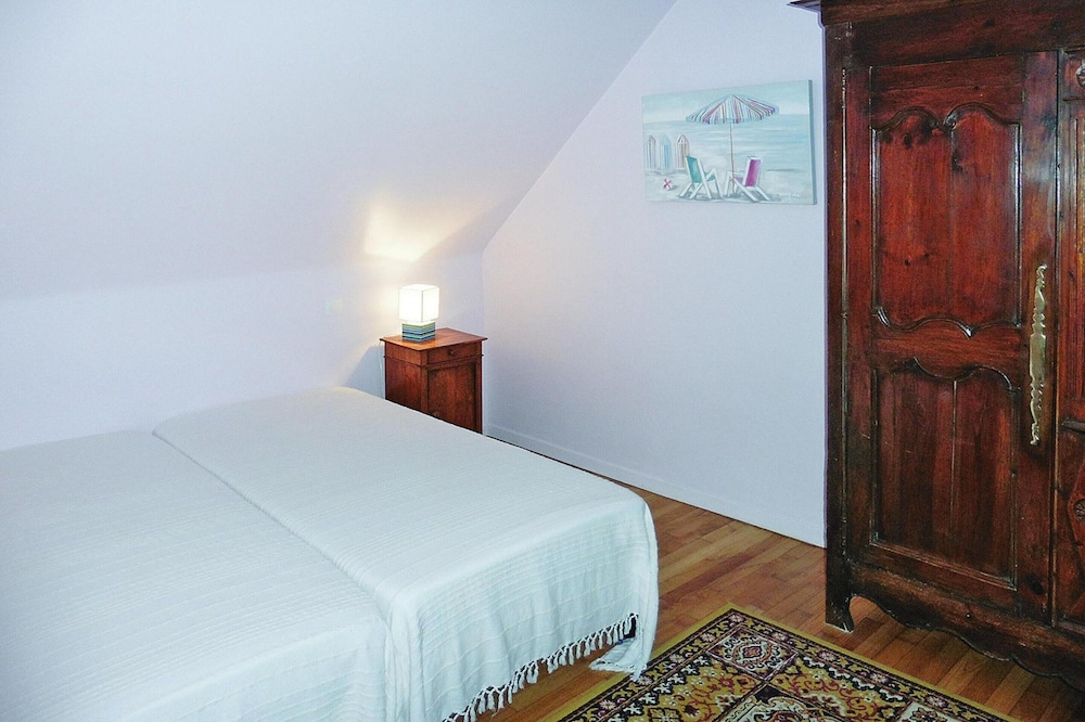 Holiday Home in Brittany Near Sandy Beaches view 4