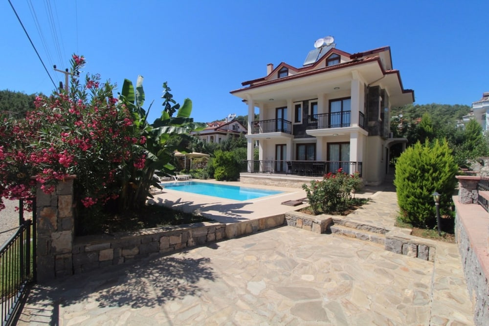 Opal Villa 1 by Villa Buketi view 4