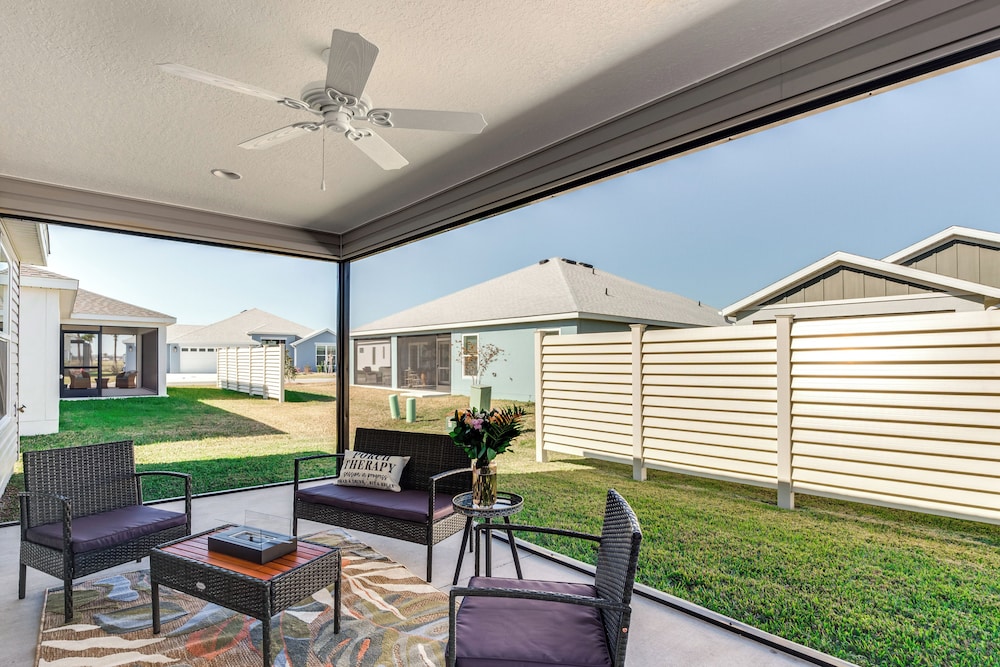 The Villages Golf Escape: Home w/ Pool Access!