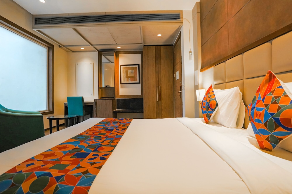 New Delhi Vacations - FabHotel Hexa Chhatarpur - Property Image 3