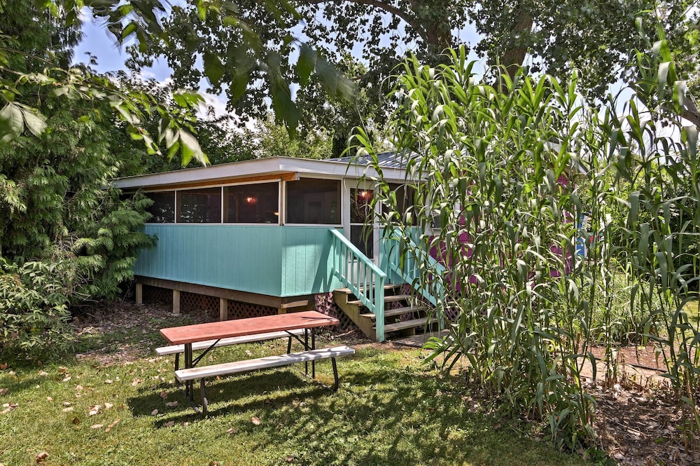 Resort Cabin 1 Mi to Middle Bass Island State Park
