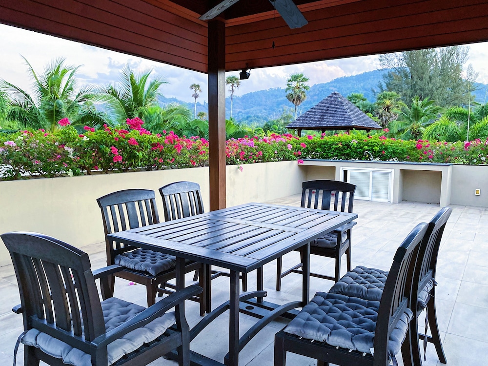 Fabulous 2br Pool Villa Walk to Bangtao Beach and Catch Club