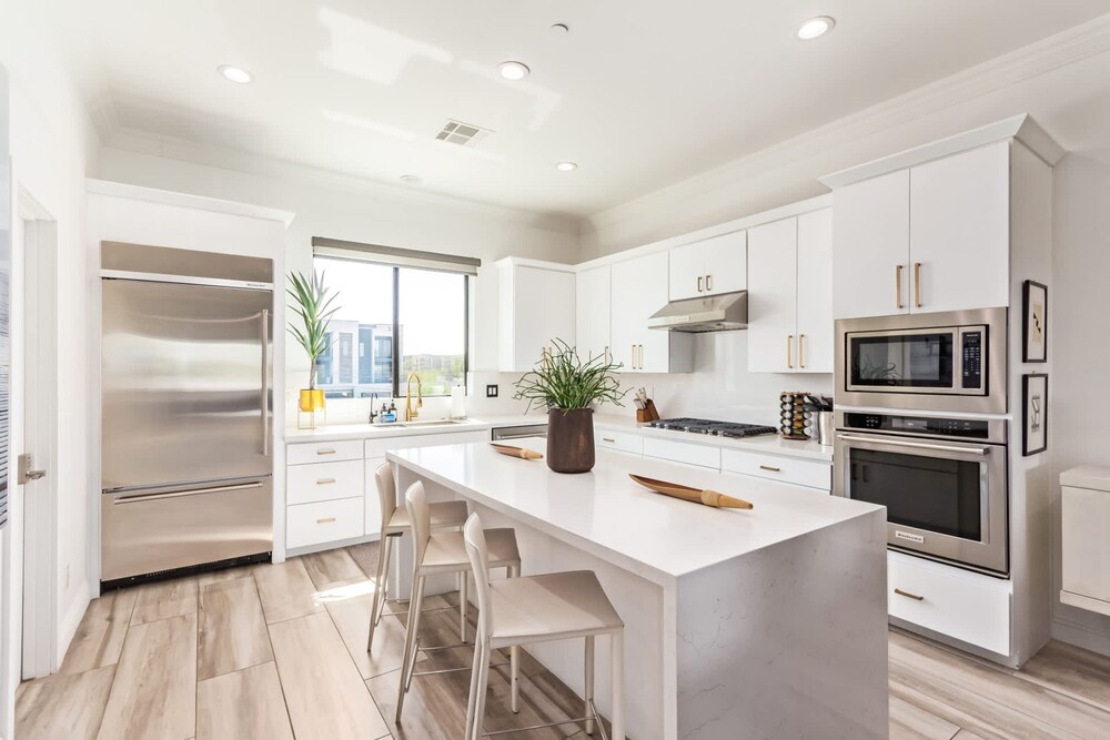 NEW Desert Standard Modern 3-level Oasis