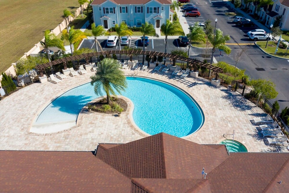 Spacious 4Bd Disney Dream With Resort Access at Lucaya 3210