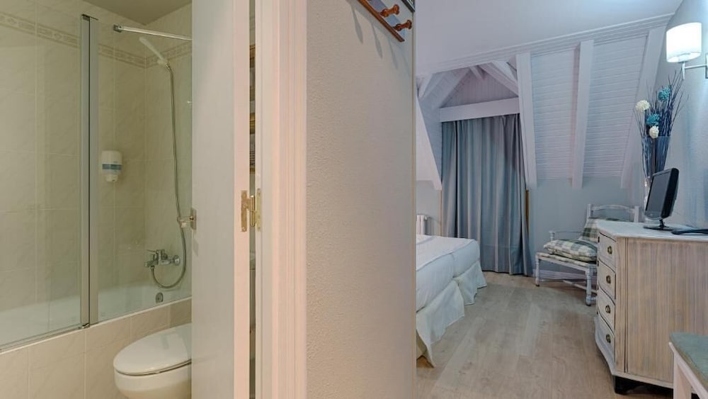 Vielha e Mijaran Vacations - Hotel Ribaeta - Property Image 2