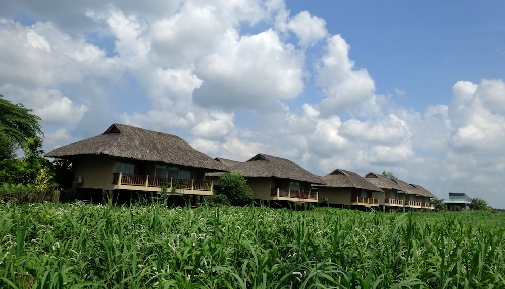 Mekong Riverside Boutique Resort & Spa