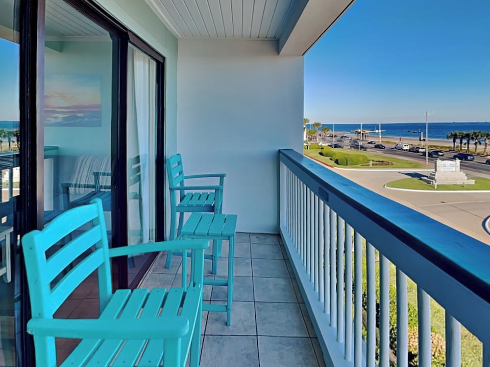 Casa Del Mar 350-front Facing