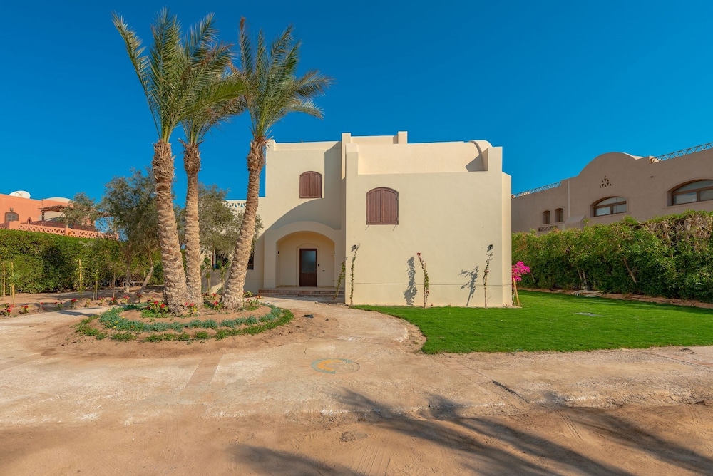Vesta - Luxury Villa - 4 BR - Nubia view 4