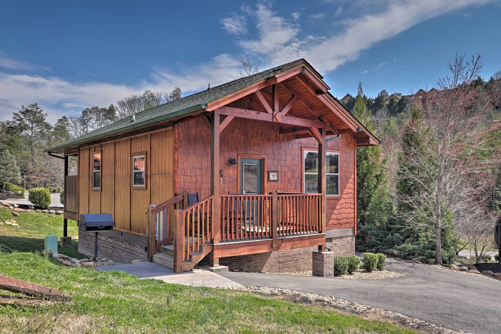 Rustic Pigeon Forge Cabin w/ Hot Tub: Near Town! view 3