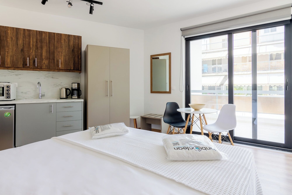 Leochares Lifestyle Apartments