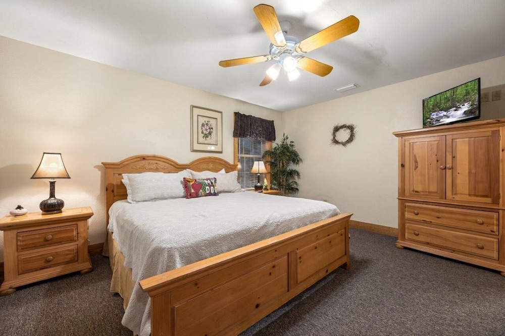 Poplar Point Condo Unit 12E - Three Bedroom Condo view 4