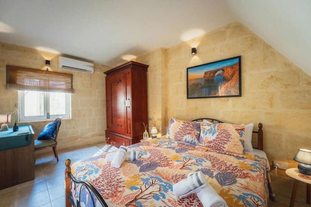 Traditional 500 Year old Gozitan Townhouse