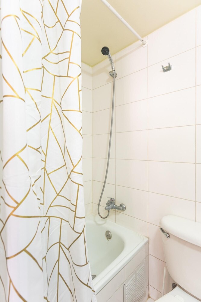Urban Forest- 1BR Metro Wifi Pool Gym Mall