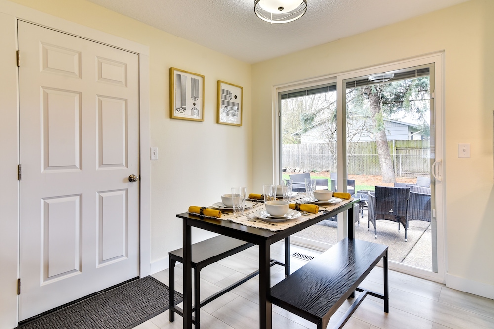 Pet-friendly Oregon Vacation Rental With Patio! view 3