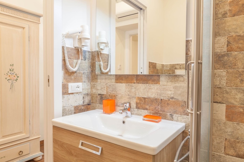 Donna Margherita Rome Suite & Rooms