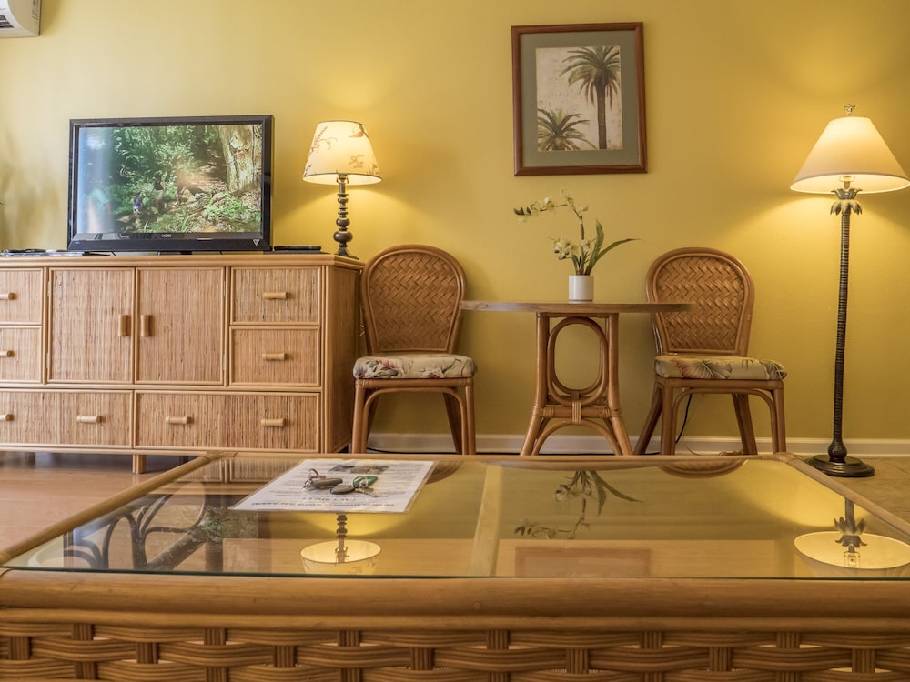 Tropical Studios at Marine Surf Waikiki