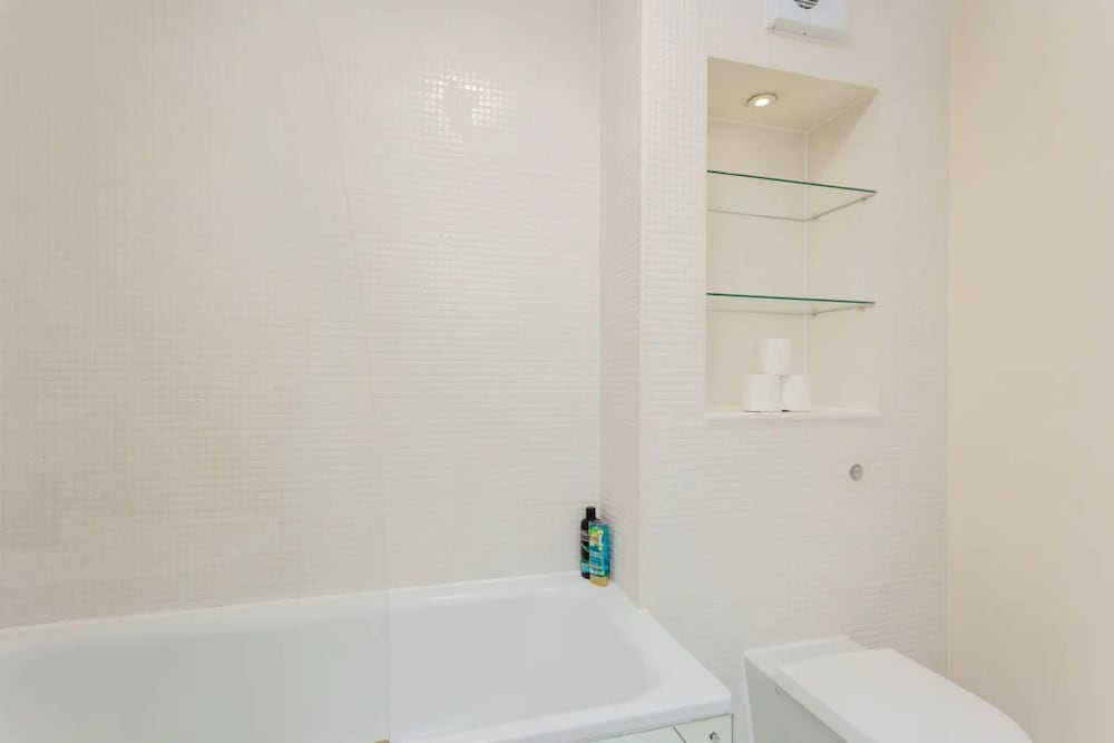 Vivid Apartment in Central London
