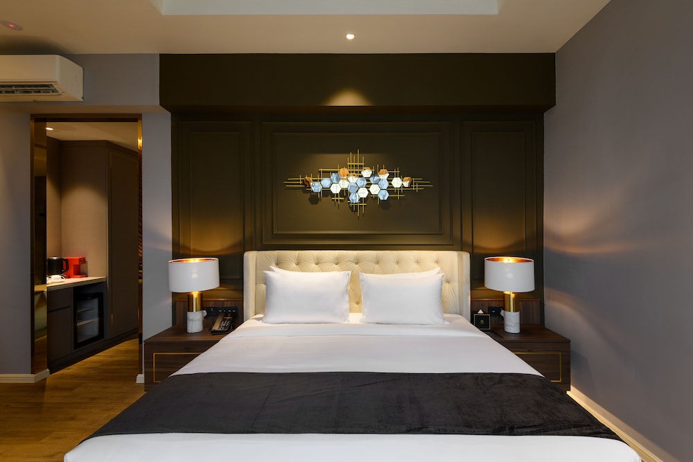 The Granite Luxury Hotel Penang 12