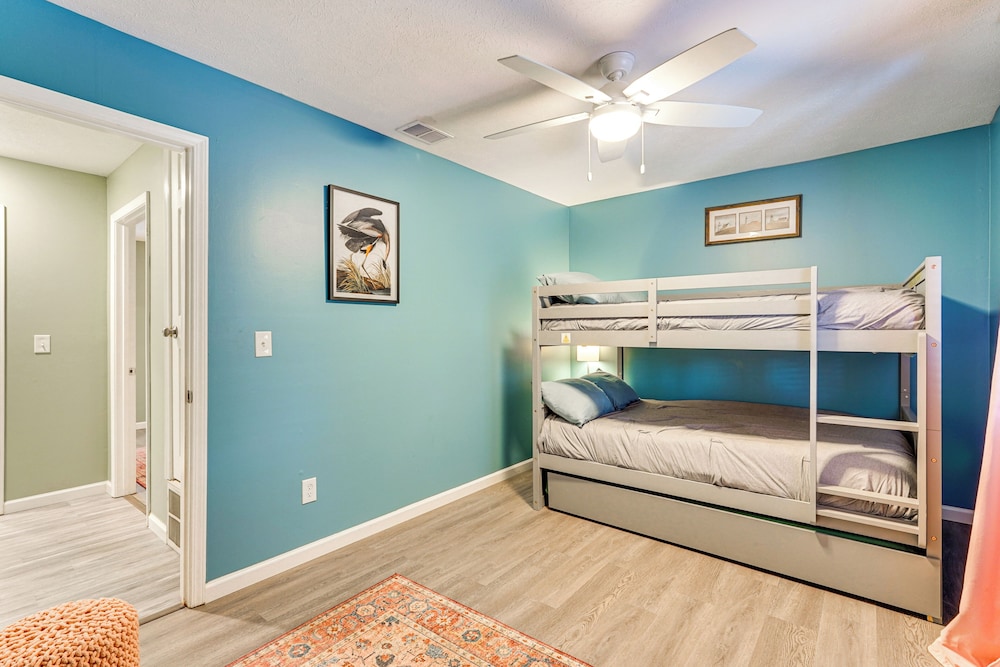 Resort-style PCB Townhome: Beach Access & Pools!