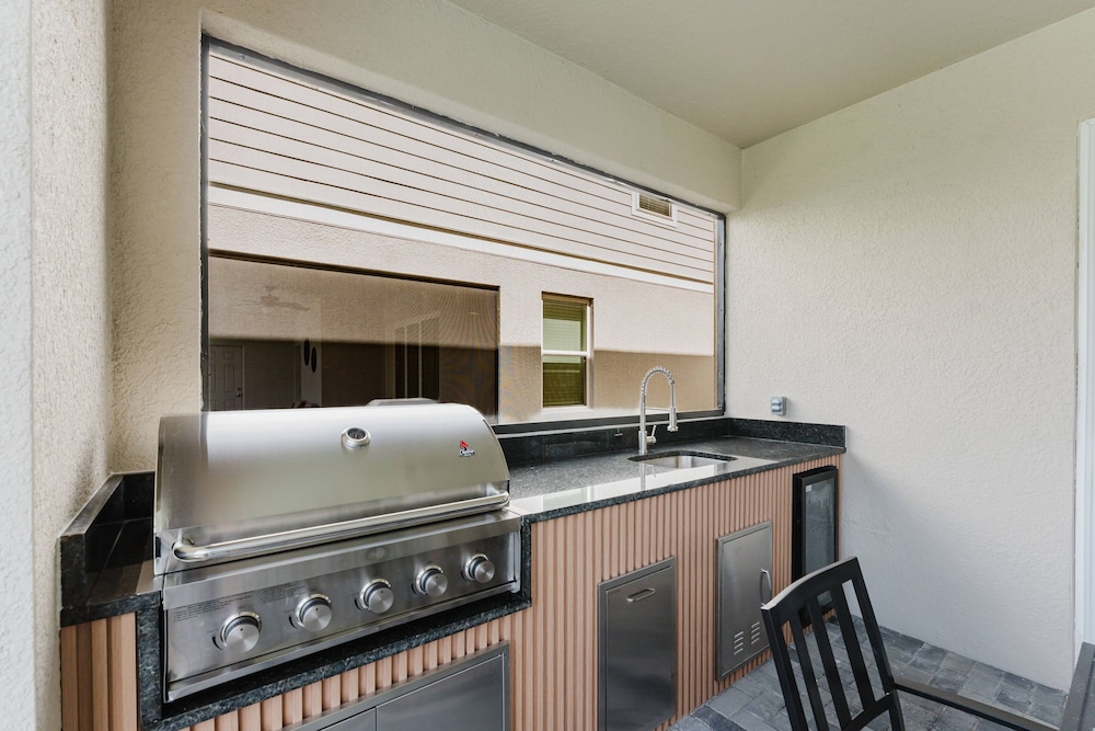 Amazing 7 bd Summerkitchen Gameroom