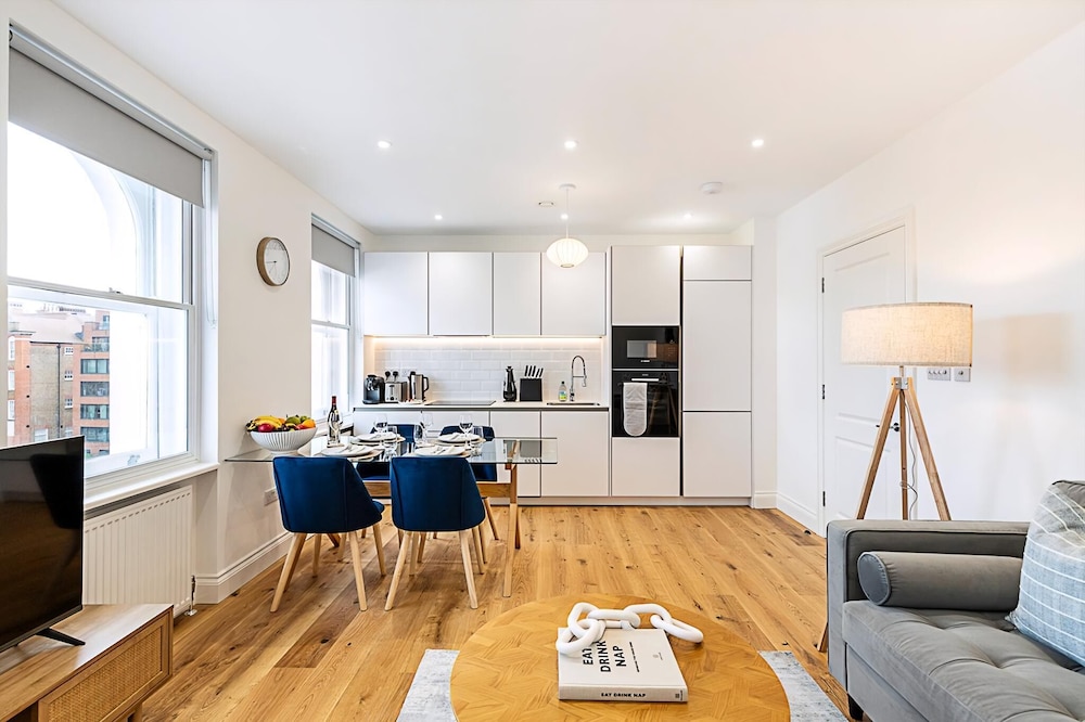Upscale & Serene Getaway - Prime Chelsea Location!