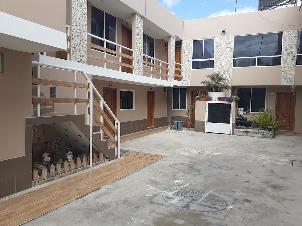 Hotel Hostal Guajacum - Image 1