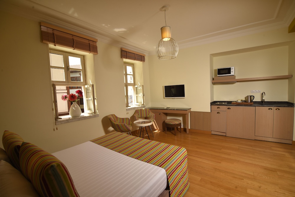 Comfortable Flat with Jacuzzi EMP. 206